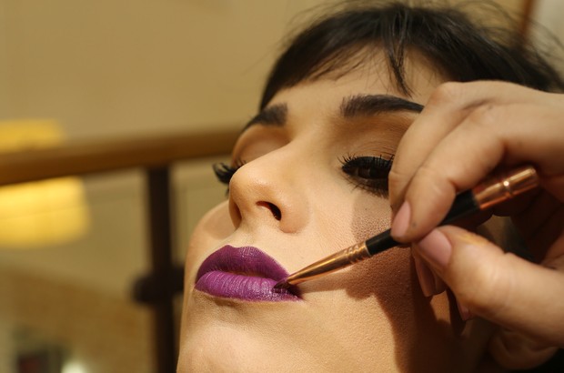 Maquiagem para o Lollapalooza (Foto: Iwi Onodera / EGO)