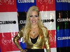 Ex-BBB Clara exibe decotão e toca como DJ em boate de Belo Horizonte