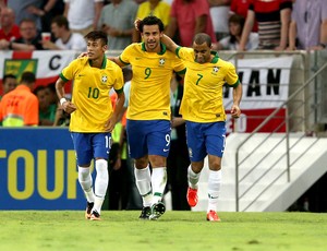 Fred neymar lucas Brasil gol inglaterra maracanã (Foto: Agência EFE)