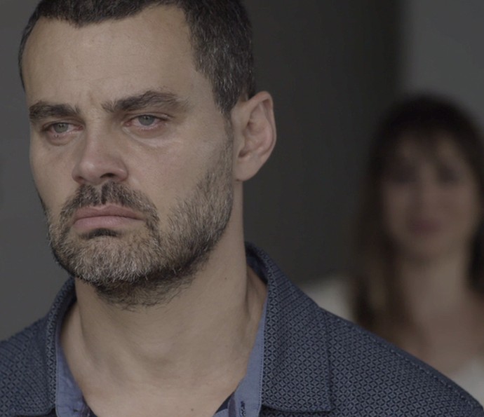 César decide acabar com a própria vida (Foto: TV Globo)