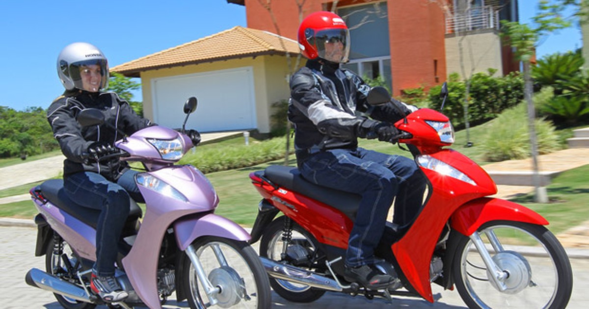Auto Esporte Honda Biz 125 ganha sistema flex e novo design