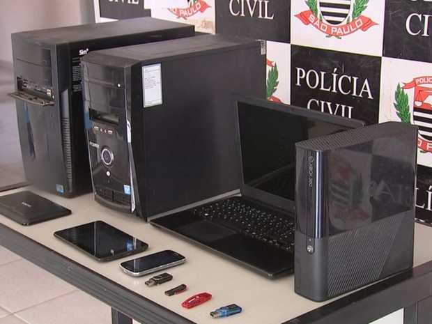 Parte do material apreendido pela polícia na operação (Foto: Reprodução / TV TEM) Parte do material apreendido pela polícia na operação (Foto: Reprodução / TV TEM)