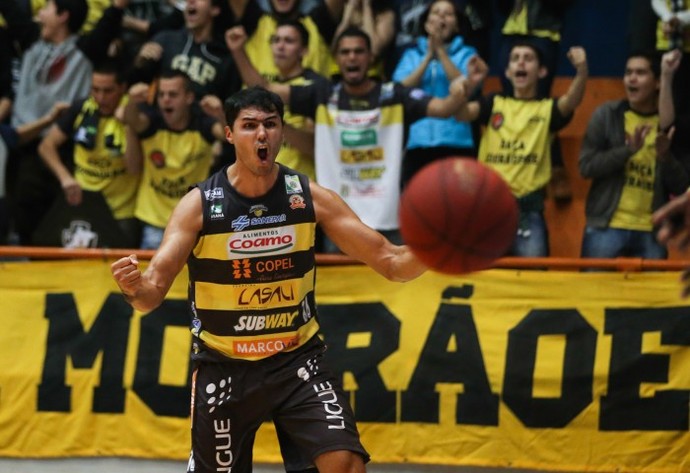Campo Mourão x Vasco, Liga Ouro de basquete, Andrezão (Foto: Luiz Pires/LNB)