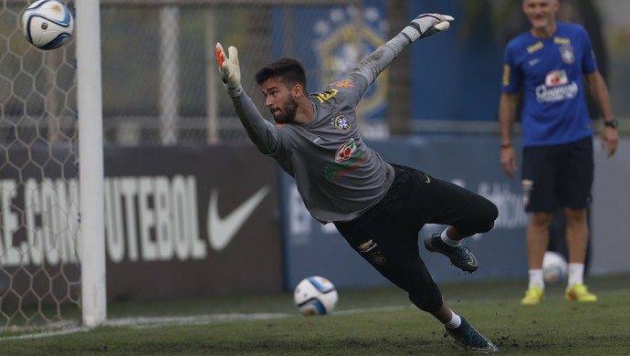 Goleiro Alisson treino seleção brasileira (Foto: André Mourão / MoWA Press)
