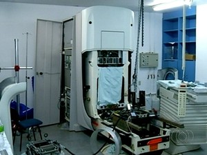 Máquina de radioterapia continua sem funcionar em Araguaína (Foto: Reprodução/TV Anhanguera)