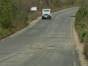Rodovia PE-145 em Brejo da Madre de Deus, Agreste de Pernambuco (Foto: Reprodução/ TV Asa Branca)