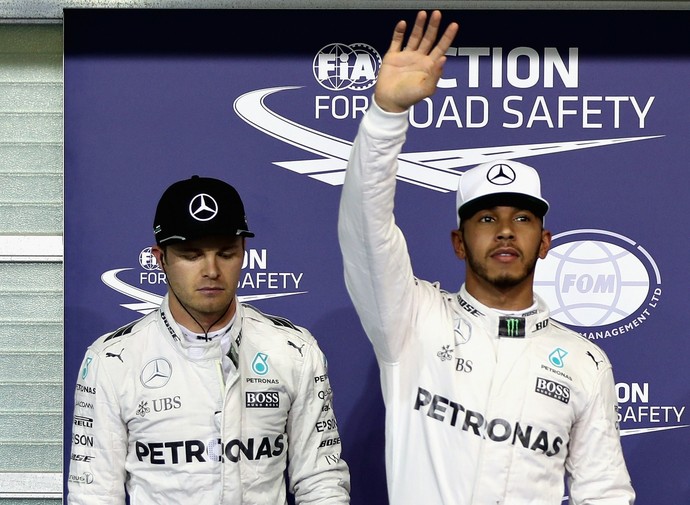 Lewis Hamilton e Nico Rosberg após treino classificatório para o GP de Abu Dhabi (Foto: Getty Images)
