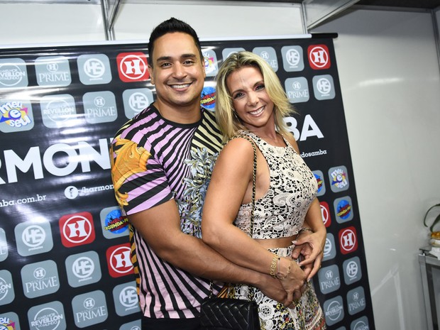 Carla Perez e Xanddy em show em Salvador, na Bahia (Foto: Caio Duran e Charles Naseh/  Divulgação)