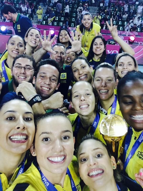 Brasil campeão grand prix selfie vôlei (Foto: Reprodução Instagram)