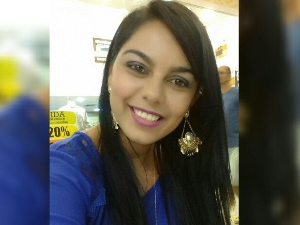 Síntia Nadia de Souza Silva, de 25 anos, foi asfixiada (Foto: Reprodução/Facebook)