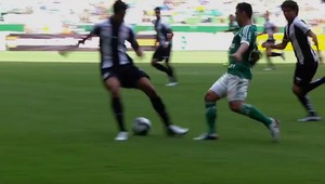 Robinho, do Palmeiras, vence enquete de drible mais belo por caneta em rival