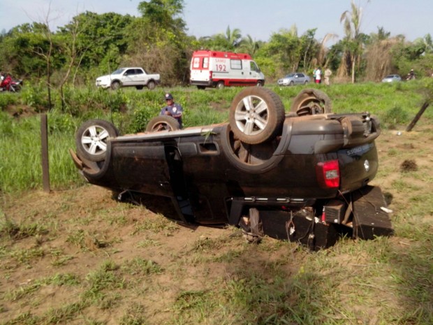 G Jovem Sai Ilesa Ap S Capotar Camionete No Norte Do Tocantins