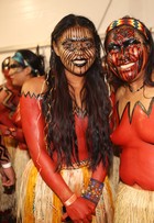 Índios participam de desfile no São Paulo Fashion Week