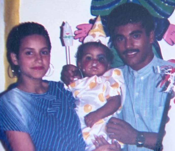 Marcello Melo Jr., bebê, com a família (Foto: TV Globo)