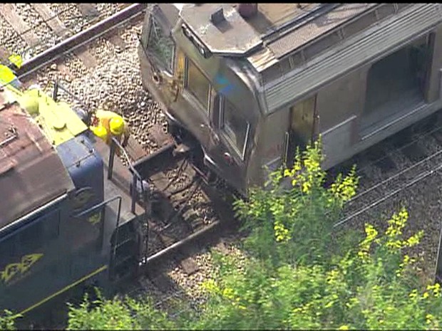 Rio de Janeiro Trem de carga que bateu em trem da SuperVia era da MRS. Acidente aconteceu no Ramal Belford Roxo, entre Costa barros e Barros Filho (Foto: Reprodução/ TV Globo)