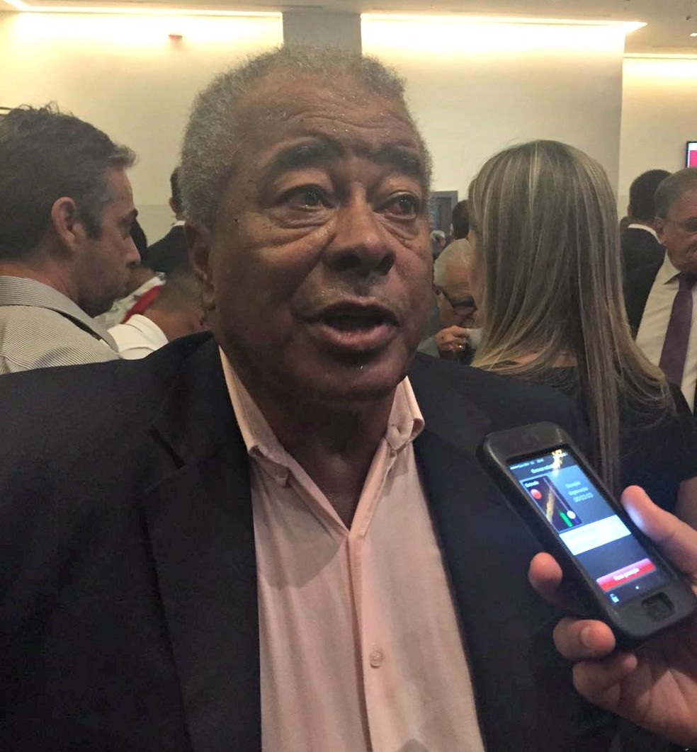 Orgulhoso do filho, Jairzinho Furacão crê que Botafogo brigará pelo título do Brasileiro (Foto: Thiago Lima)