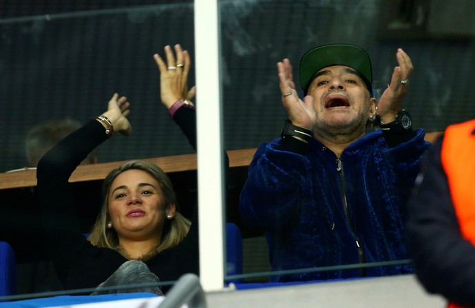 Maradona apoia Delbonis na final da Copa Davis (Foto: Reuters)