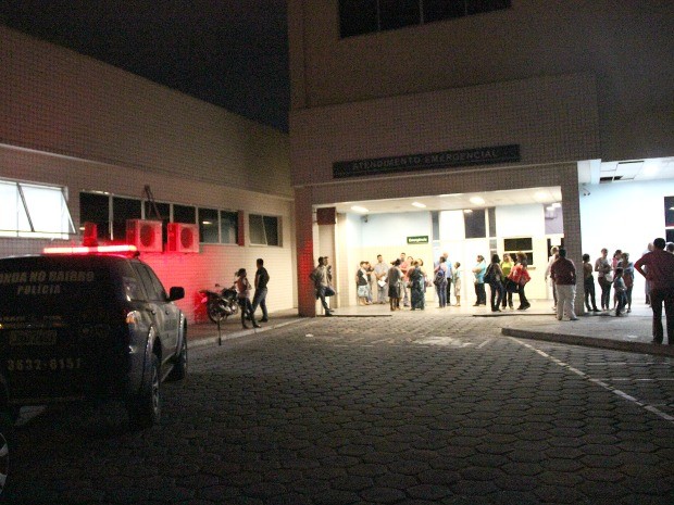 Policial chegou a ser atendido na Emergência do Hospital João Lúcio, mas não resistiu aos ferimentos (Foto: Marcos Dantas/G1 AM)