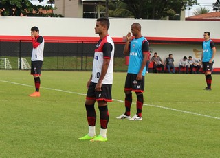Jogadores do Atlético-GO em treino (Foto: Fernando Vasconcelos/GloboEsporte.com)
