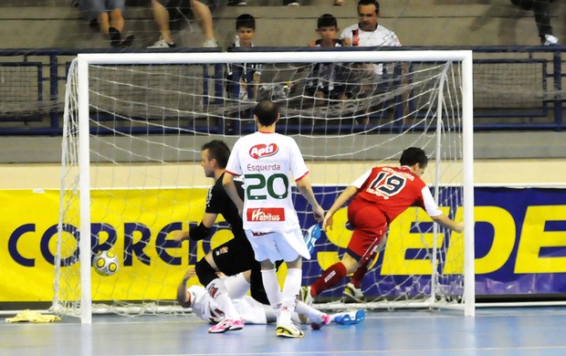 Futsal Joinville x Atlantico (Foto: Luciano Bergamaschi / CBFS)