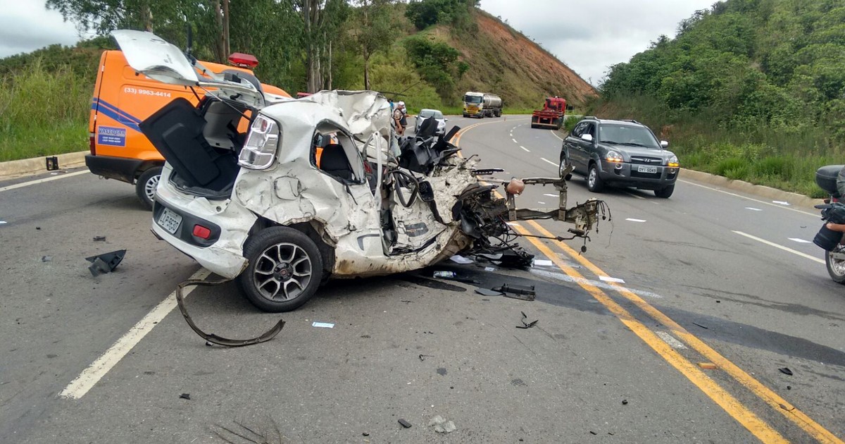 G1 - Acidente Entre Carro E Carreta Na BR-116 Deixa Um Homem Ferido ...