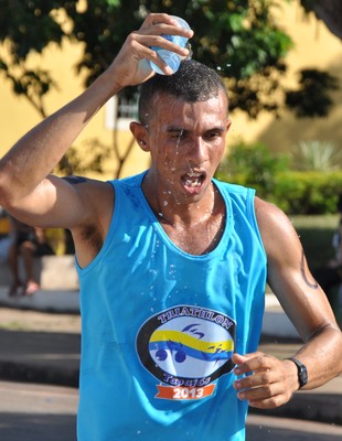 hidratação antes e durante o trajeto  (Foto: Zé Rodrigues/TV Tapajós)