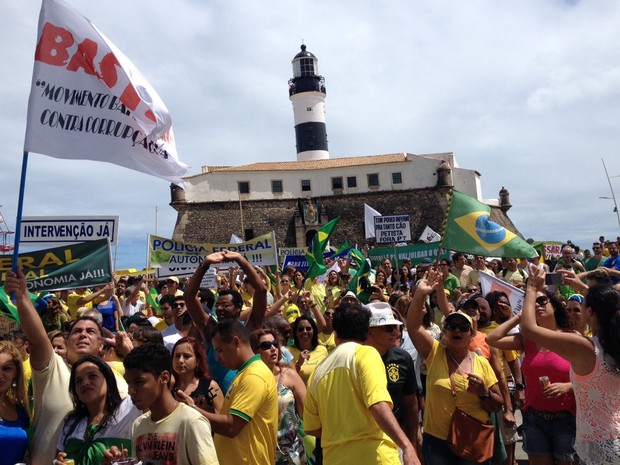 Protesto em Salvador (Foto: Ruan Melo/G1)