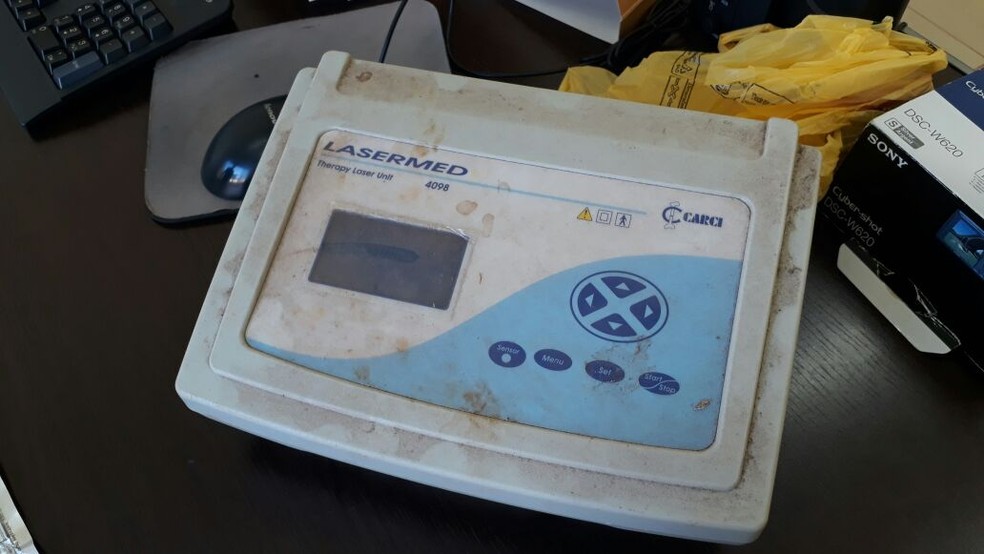 Equipamentos de saúde foram apreendidos na casa do ex-secretário (Foto: Romeu Neto / TV TEM )