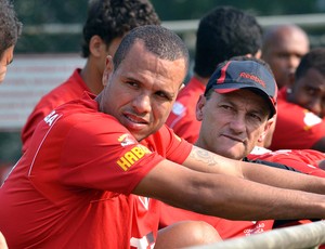 Luis Fabiano no treino do São Paulo (Foto: João Pires / Vipcomm)