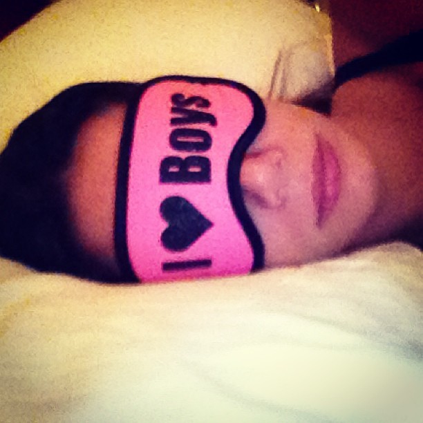 Graciella Carvalho posta foto na cama (Foto: Instagram)