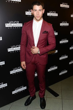 Nick Jonas em premiação em Los Angeles, nos Estados Unidos (Foto: Araya Diaz/ Getty Images/ AFP)