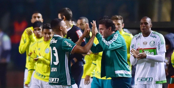 Corintiano, músico elogia Cuca e põe Palmeiras entre candidatos ao título