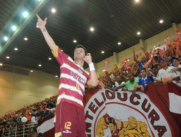 Falcão comemora o título da Liga Futsal 2012 (Foto: Luciano Bergamaschi-CBFS)