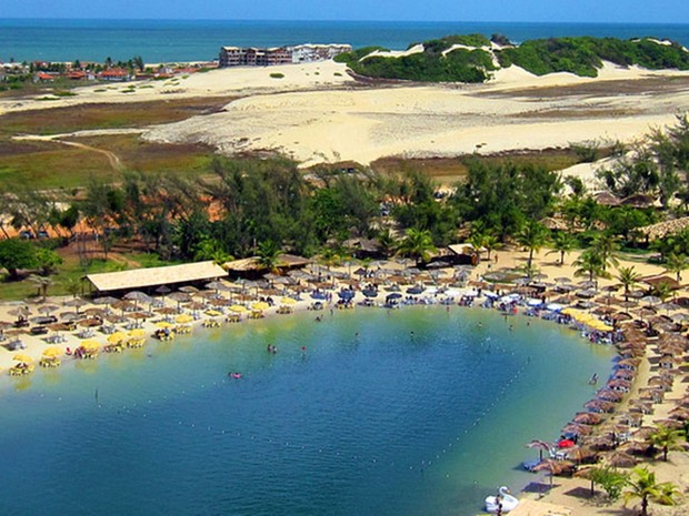 Lagoa de Pitangui, em Extremoz, é um dos principais pontos turísticos no litoral Norte potiguar (Foto: Bar da Lagoa/Reprodução)