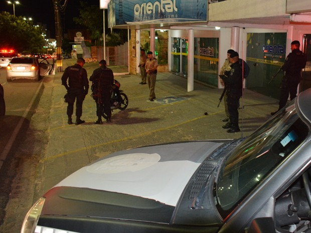 Diversas equipes de policiais foram deslocadas para as ruas da capital e realizaram abordagens e trabalho preventivo (Foto: Walter Paparazzo/G1) Diversas equipes de policiais foram deslocadas para as ruas da capital e realizaram abordagens e trabalho preventivo (Foto: Walter Paparazzo/G1)