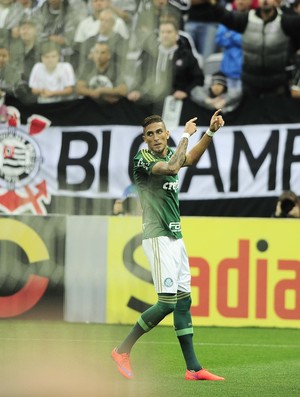 Iluminado, Rafael Marques vira o 