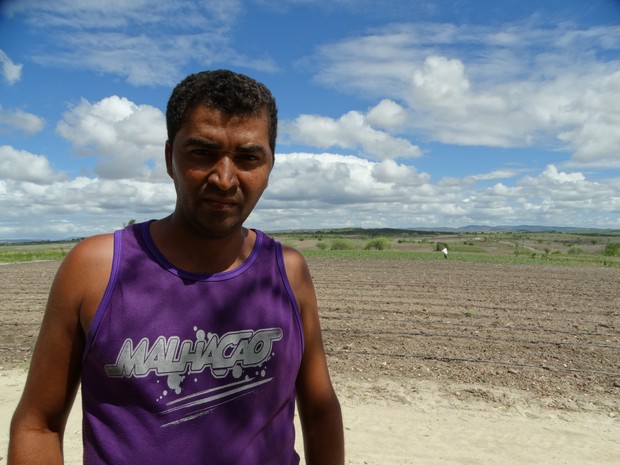 Hilton César Ferreira do Nascimento, agricultor  (Foto: Paula Cavalcante/ G1)