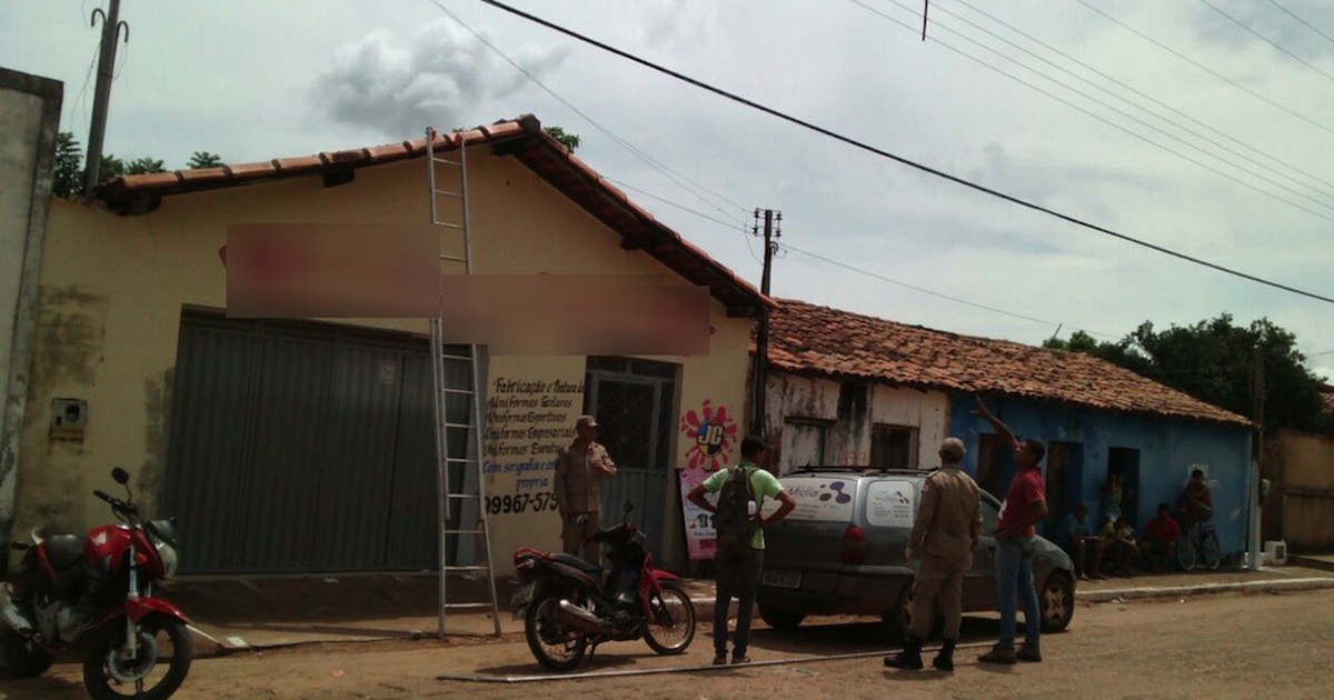 G1 - Jovem Morre Após Levar Choque E Cair De Casa Enquanto Instalava ...