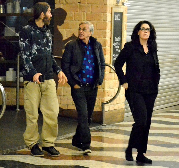 Caetano Veloso E Paula Lavingne Curtem Cinema Com Amigos Quem