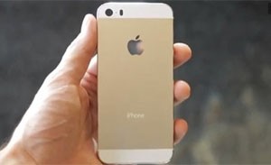 Site 'TechFast' mostrou vídeo com suposto iPhone 5S na cor dourada (Foto: Reprodução/TechfastLunch&Dinner)
