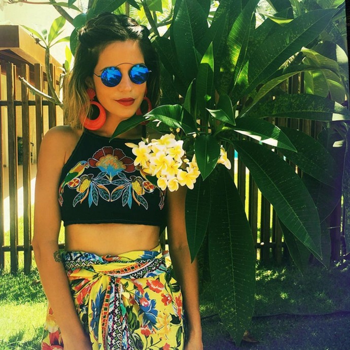 Confira os looks da semana da apresentadora Paula Magalh u00e3es notícias em Extras Mosaico Baiano Adesivo Estrela Kalunga ~ Confira os looks da semana da apresentadora Paula Magalh u00e3es notícias em Extras Mosaico Baiano