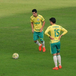 Cuca observa reservas do Palmeiras em jogo-treino com vizinho