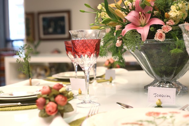 Vamos Receber: Uma mesa para visitas inesperadas (Foto: Michele Moll / divulgação) Vamos Receber: Uma mesa para visitas inesperadas (Foto: Michele Moll / divulgação)