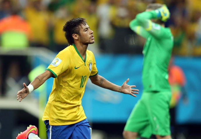 Neymar comemoração Brasil x Croácia (Foto: Marcos Ribolli)