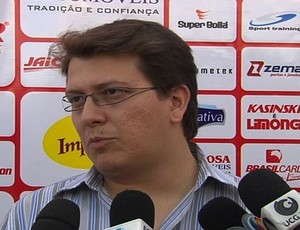 Rodolfo Cambota, médico do Vila Nova (Foto: Reprodução/TV Anhanguera)