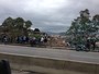 Carro pega fogo na Autoestrada Grajaú-Jacarepaguá e mulher morre