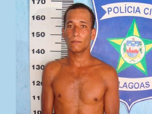 Claudevan Alves de Souza, conhecido como “Galego”, foi detido em São Luís do Quitunde (Foto: Ascom / PC)