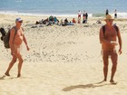 Na Espanha, africanos são retidos em praia com nudistas por receio de ebola