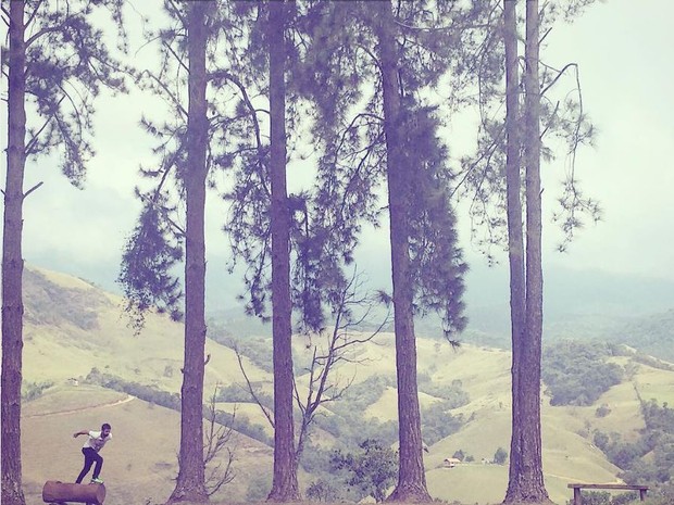 Gabriel Godoy se divertindo em Visconde de Mauá: cenário é o mesmo! (Foto: Reprodução/Instagram)