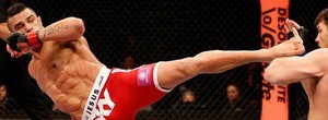 Vitor Belfort acerta chutaço e nocauteia Bisping no UFC SP (Getty Images)